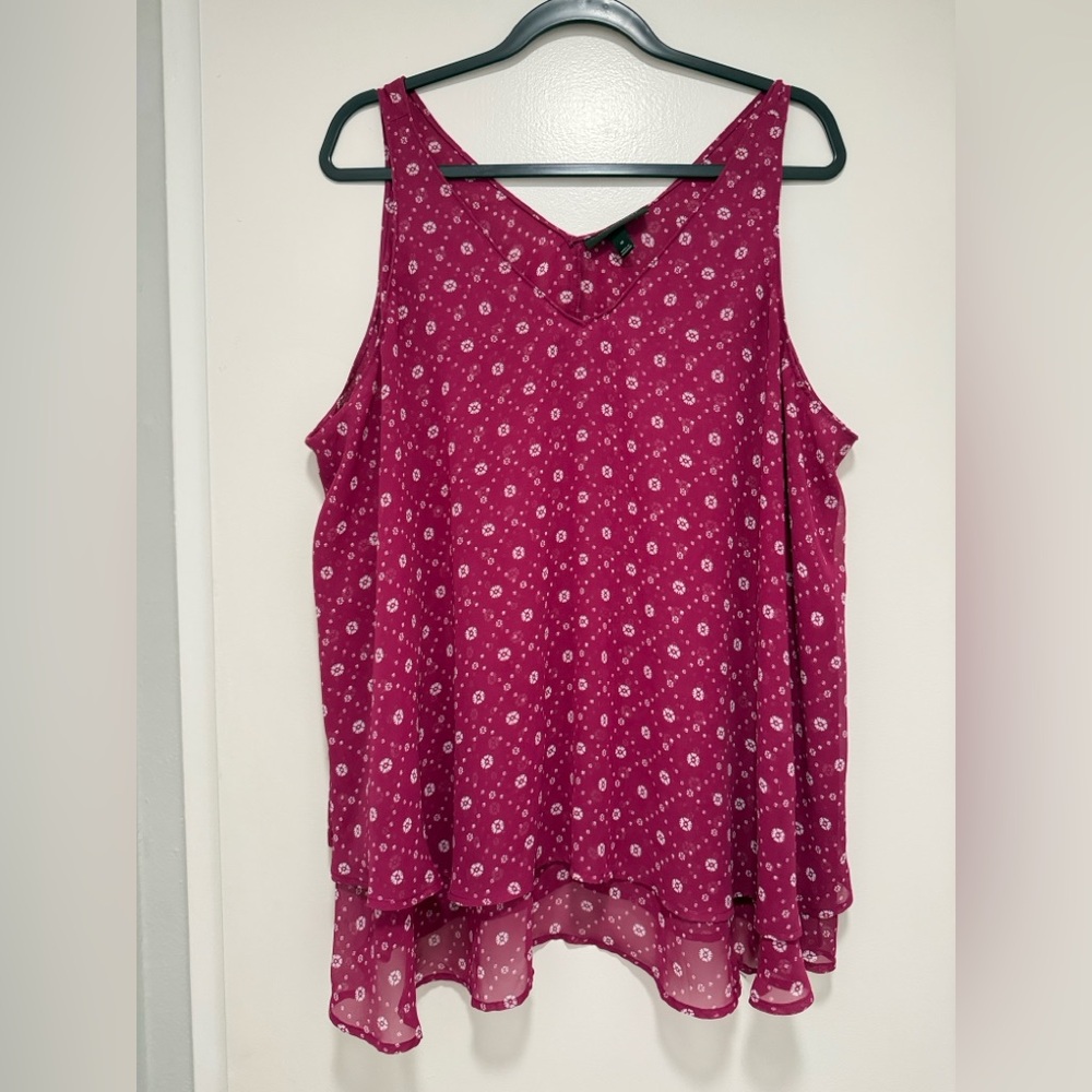 Chic Magenta Floral Sleeveless Blouse